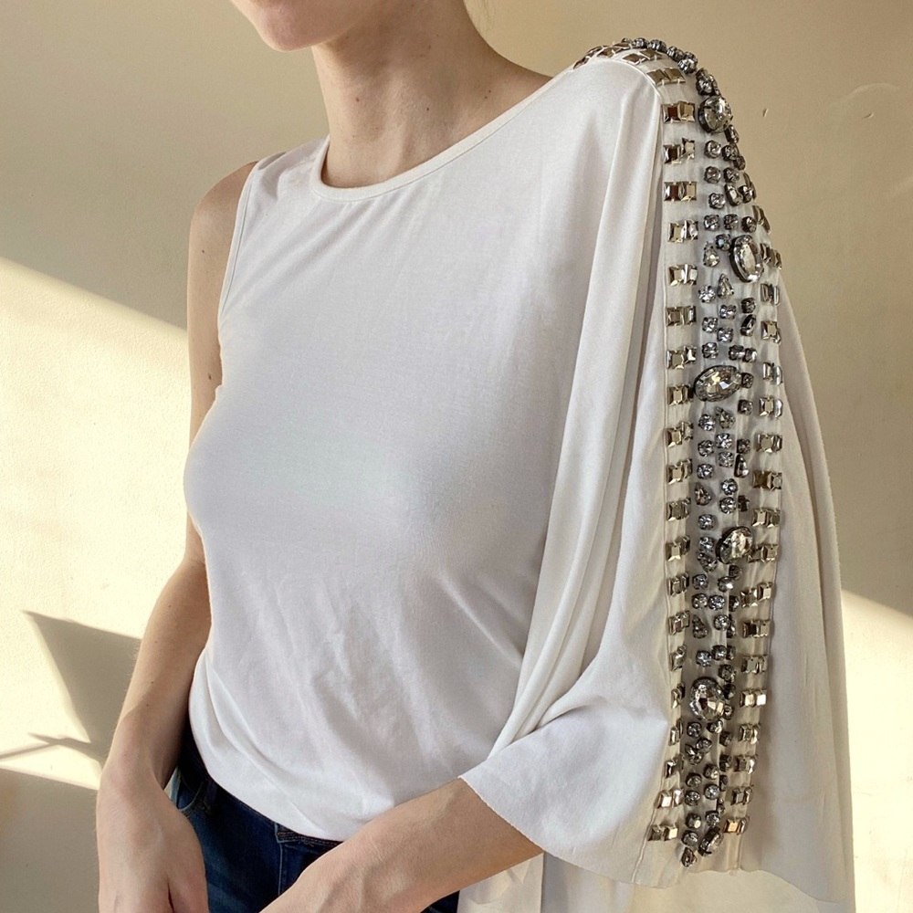 statement sleeve Bebe top. Can be worn as a dress or made into a top!